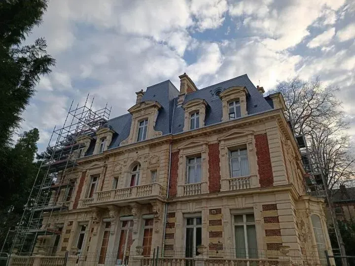 Pose de gouttières à Glos